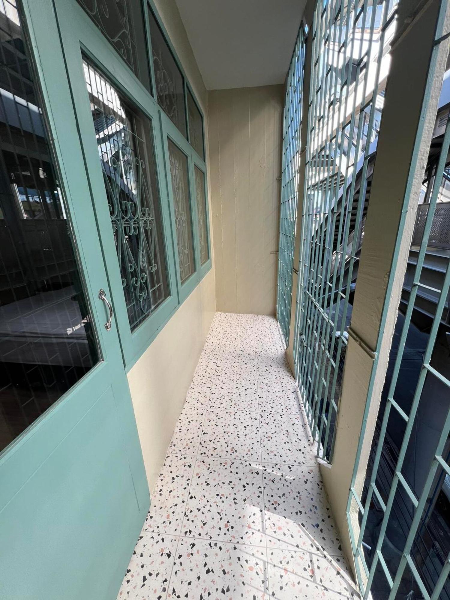 Bangwa House - Mrt Bangwa Station 호텔 방콕 외부 사진